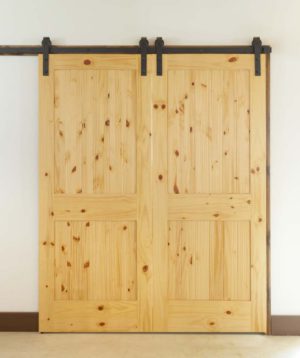 Knotty Pine Door – 95
