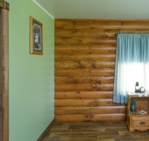 Knotty Pine Log Siding – 103