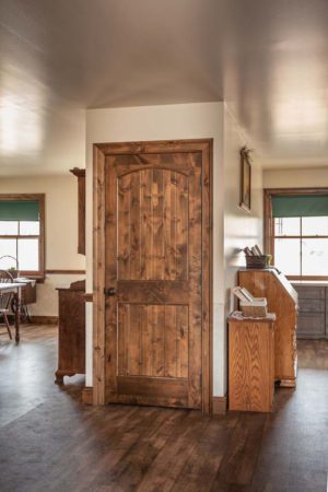 Knotty Elder Door – 111