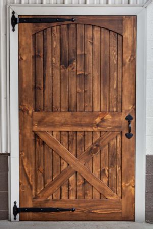 Knotty Pine Door – 113