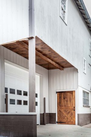 Knotty Pine Door – 115