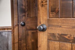 Knotty Elder Door – 122