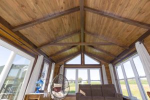 Pine Posts & Beam – 136