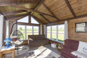 Pine Posts & Beam – 137