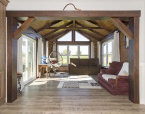 Pine Posts & Beam – 140